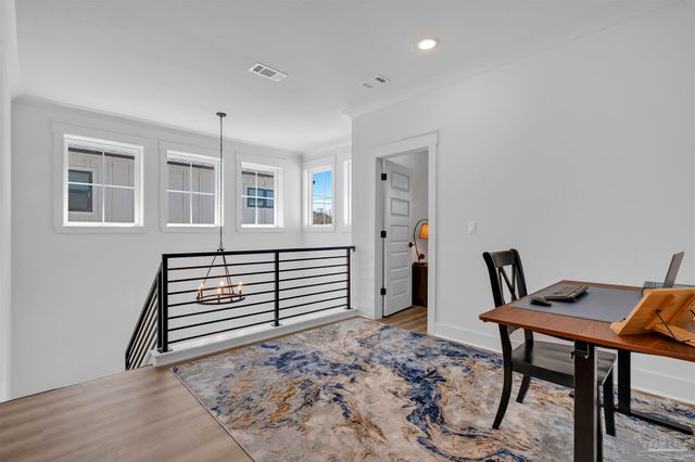 5626 Trout Ln, Pensacola, FL 32507