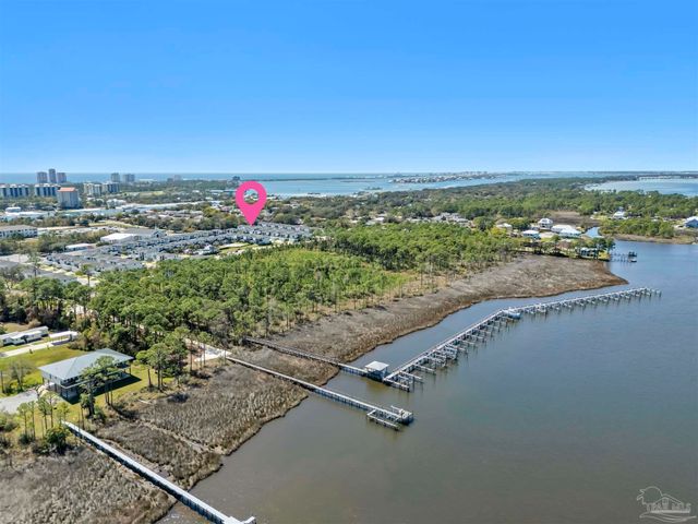 5626 Trout Ln, Pensacola, FL 32507