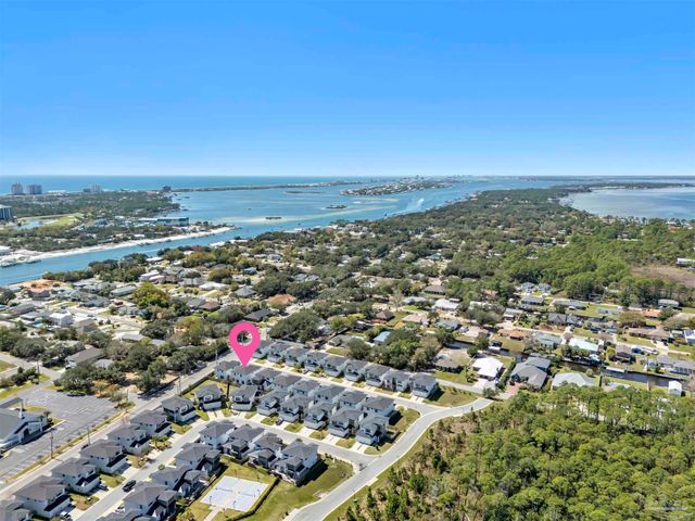5626 Trout Ln, Pensacola, FL 32507