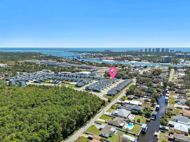 5626 Trout Ln, Pensacola, FL 32507