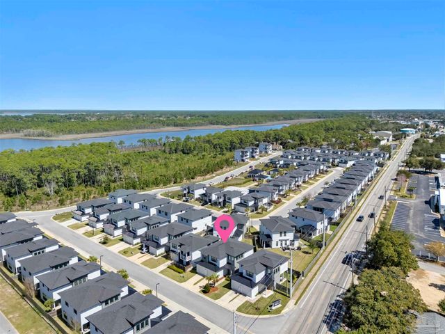 5626 Trout Ln, Pensacola, FL 32507