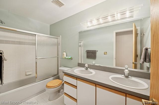 25797 Arcadia Drive, Novi, MI 48374