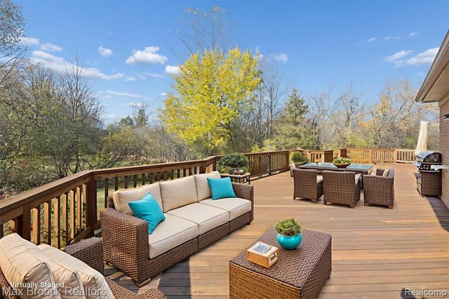 25797 Arcadia Drive, Novi, MI 48374