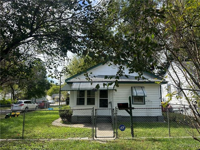 34 Spring St, Petersburg, VA 23803