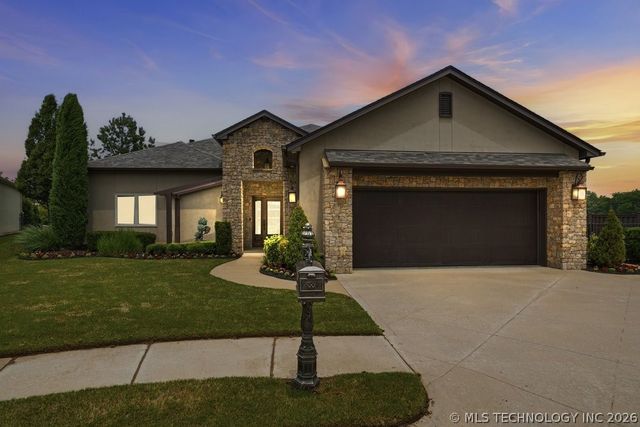 8402 S Nogales Avenue W, Tulsa, OK 74132