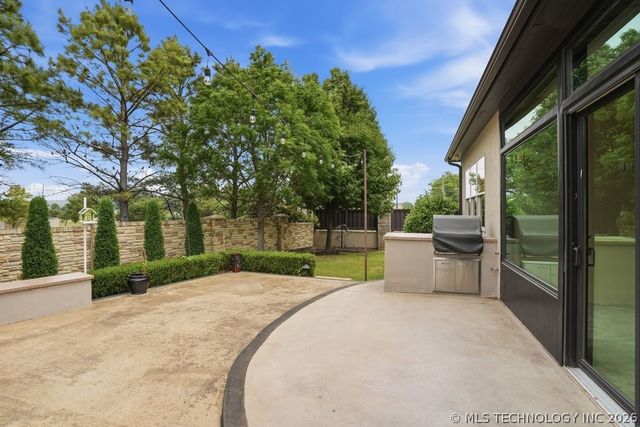 8402 S Nogales Avenue W, Tulsa, OK 74132