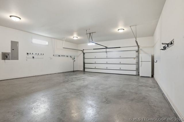 8402 S Nogales Avenue W, Tulsa, OK 74132