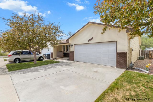 4710 EASY ST, Cheyenne, WY 82009