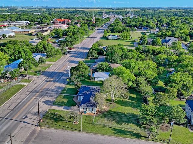 933 N Main Street, Muenster, TX 76252