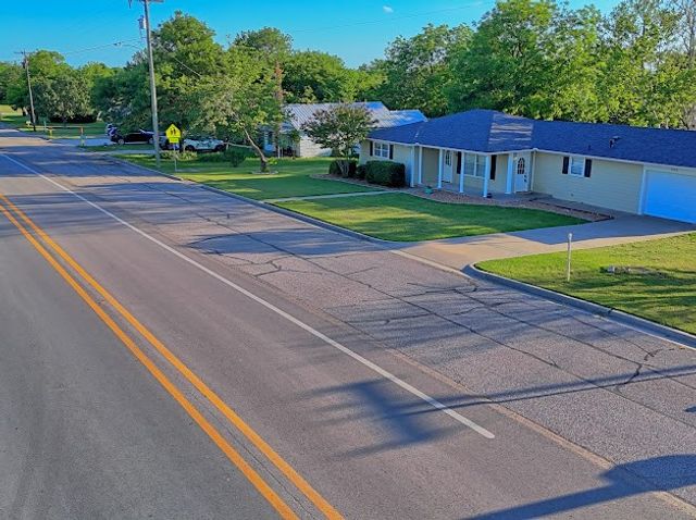 933 N Main Street, Muenster, TX 76252