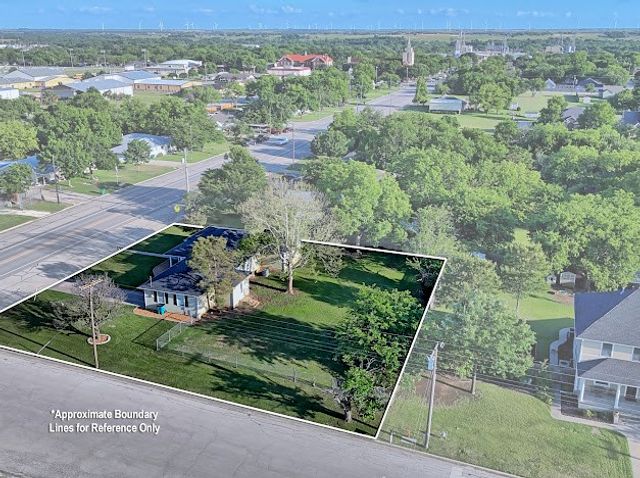933 N Main Street, Muenster, TX 76252