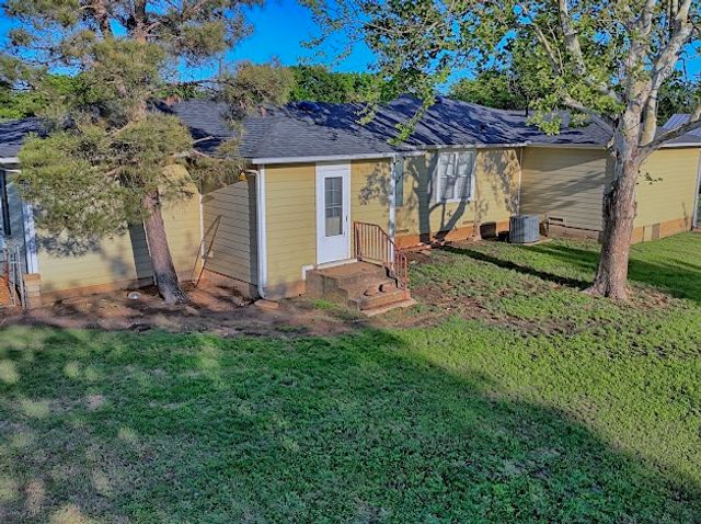 933 N Main Street, Muenster, TX 76252