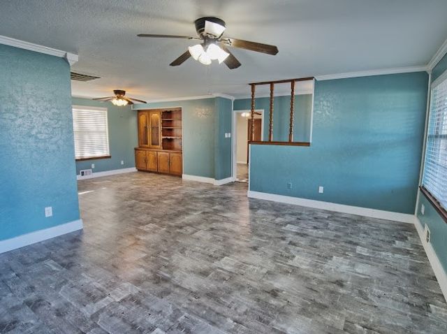 933 N Main Street, Muenster, TX 76252