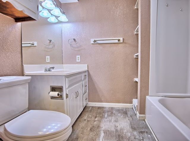 933 N Main Street, Muenster, TX 76252