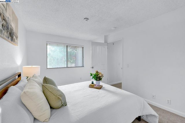 102 Camino Plz, Union City, CA 94587