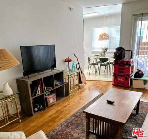 10737 Francis Place, Los Angeles, CA 90034