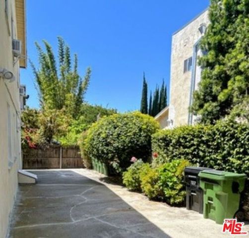 10737 Francis Place, Los Angeles, CA 90034