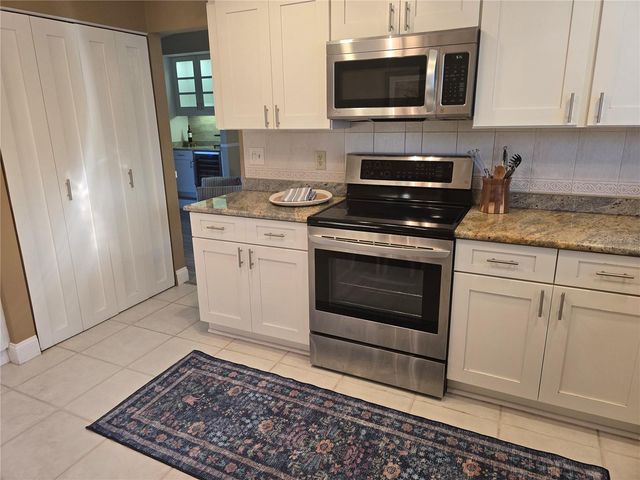 4617 FOREST WOOD TRAIL 8, Sarasota, FL 34241