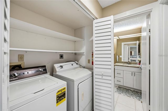 4617 FOREST WOOD TRAIL 8, Sarasota, FL 34241