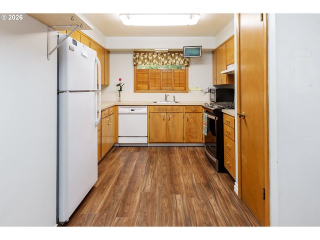 17707 Se WASHINGTON St, Portland, OR 97233