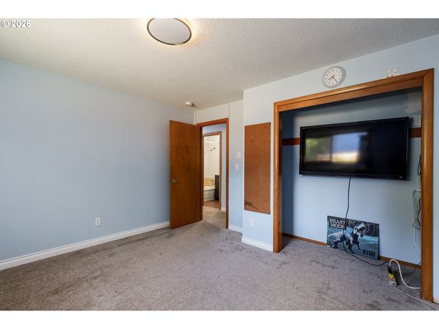 17707 Se WASHINGTON St, Portland, OR 97233