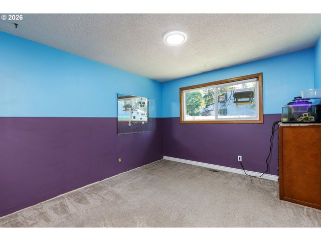 17707 Se WASHINGTON St, Portland, OR 97233