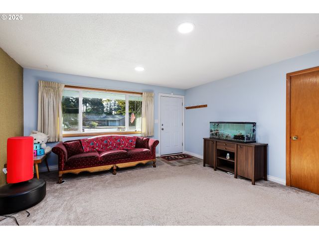 17707 Se WASHINGTON St, Portland, OR 97233