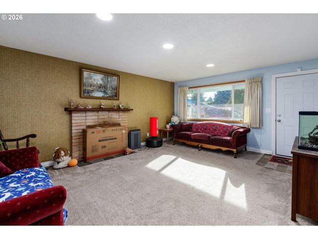 17707 Se WASHINGTON St, Portland, OR 97233