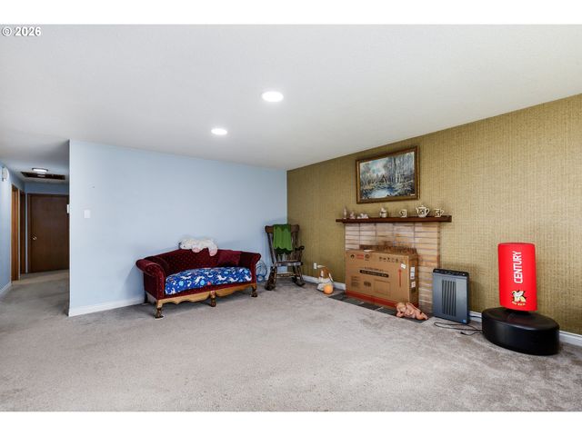 17707 Se WASHINGTON St, Portland, OR 97233