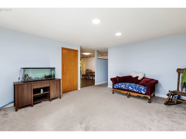 17707 Se WASHINGTON St, Portland, OR 97233