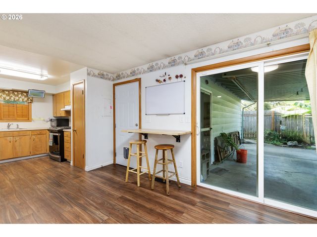 17707 Se WASHINGTON St, Portland, OR 97233