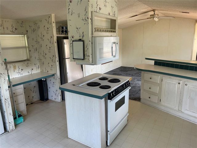 8929 HONEYWELL ROAD, Gibsonton, FL 33534