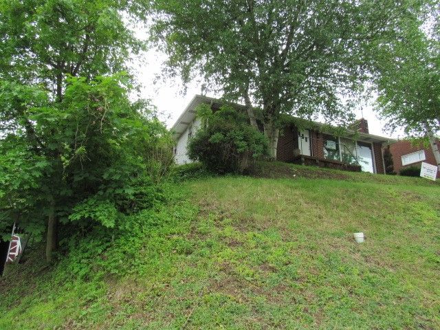 544 Longvue Drive, New Kensington, PA 15068