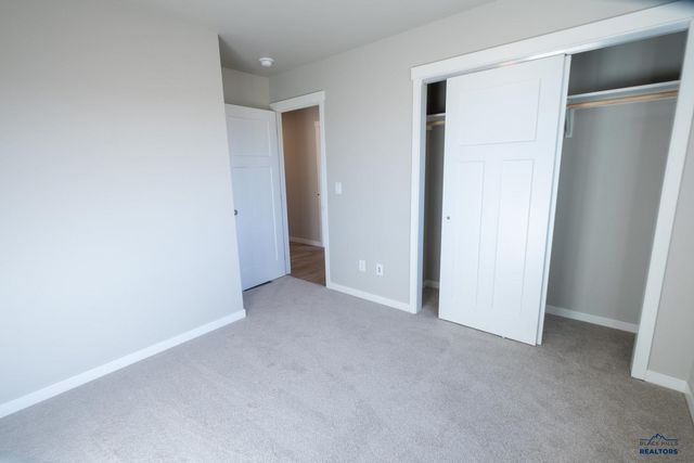 453 HENRY POTTER RD, Box Elder, SD 57719