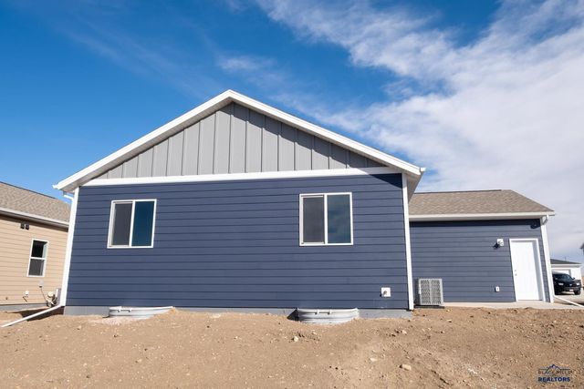 453 HENRY POTTER RD, Box Elder, SD 57719