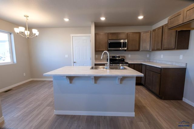 453 HENRY POTTER RD, Box Elder, SD 57719