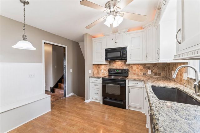 1012 E Piatt Lane, Olathe, KS 66061