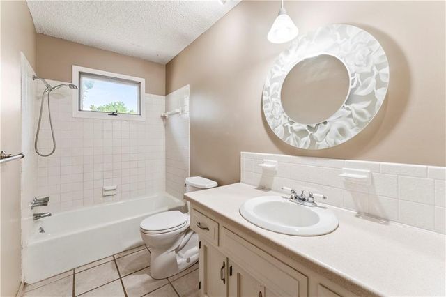 1012 E Piatt Lane, Olathe, KS 66061