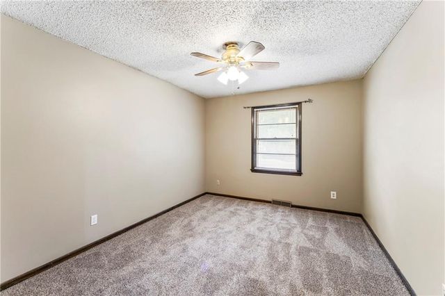 1012 E Piatt Lane, Olathe, KS 66061