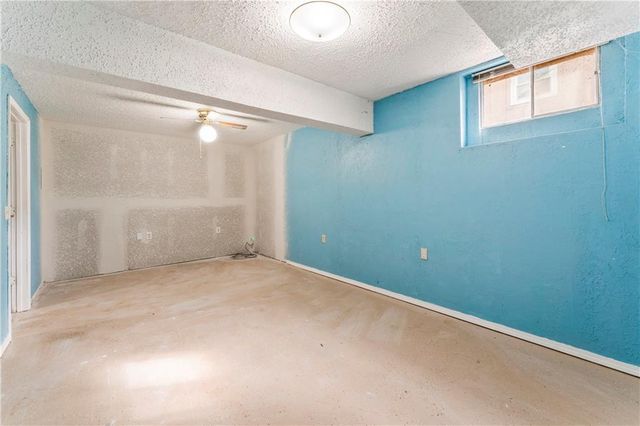 1012 E Piatt Lane, Olathe, KS 66061