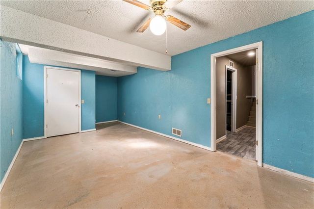 1012 E Piatt Lane, Olathe, KS 66061