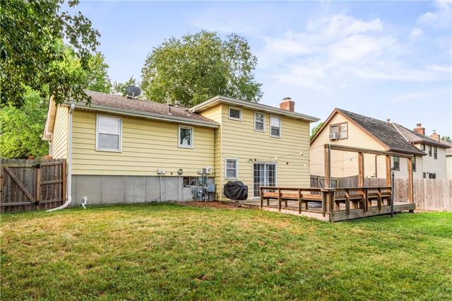 1012 E Piatt Lane, Olathe, KS 66061