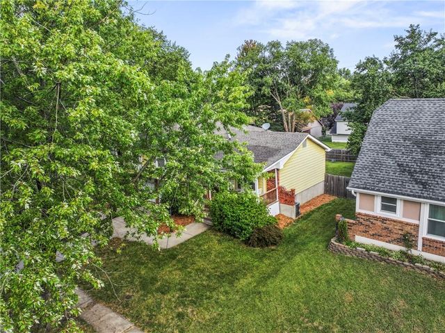 1012 E Piatt Lane, Olathe, KS 66061