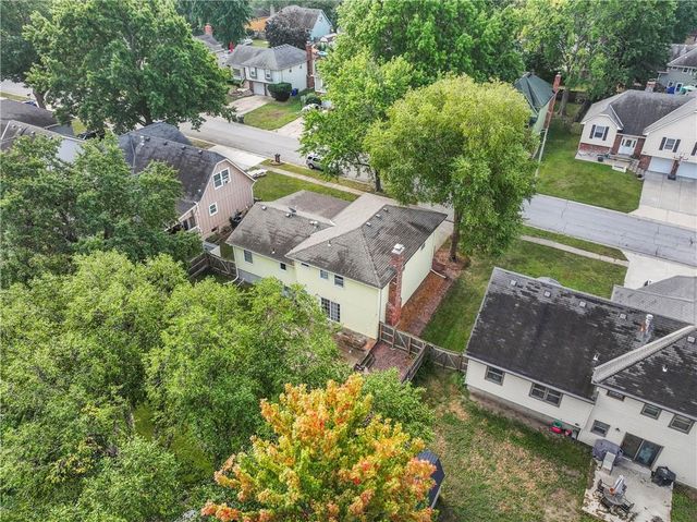 1012 E Piatt Lane, Olathe, KS 66061