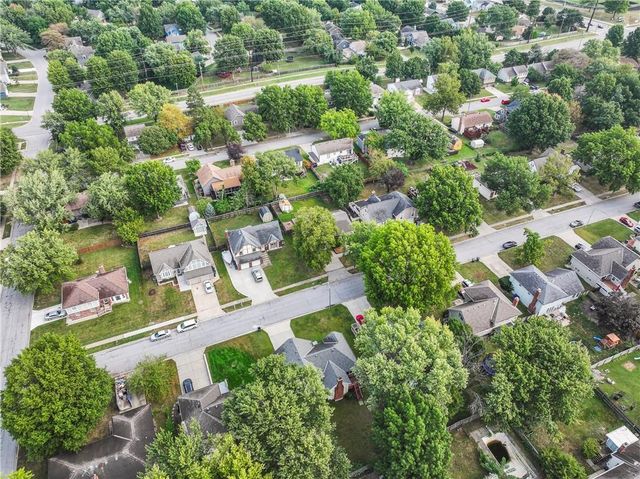 1012 E Piatt Lane, Olathe, KS 66061