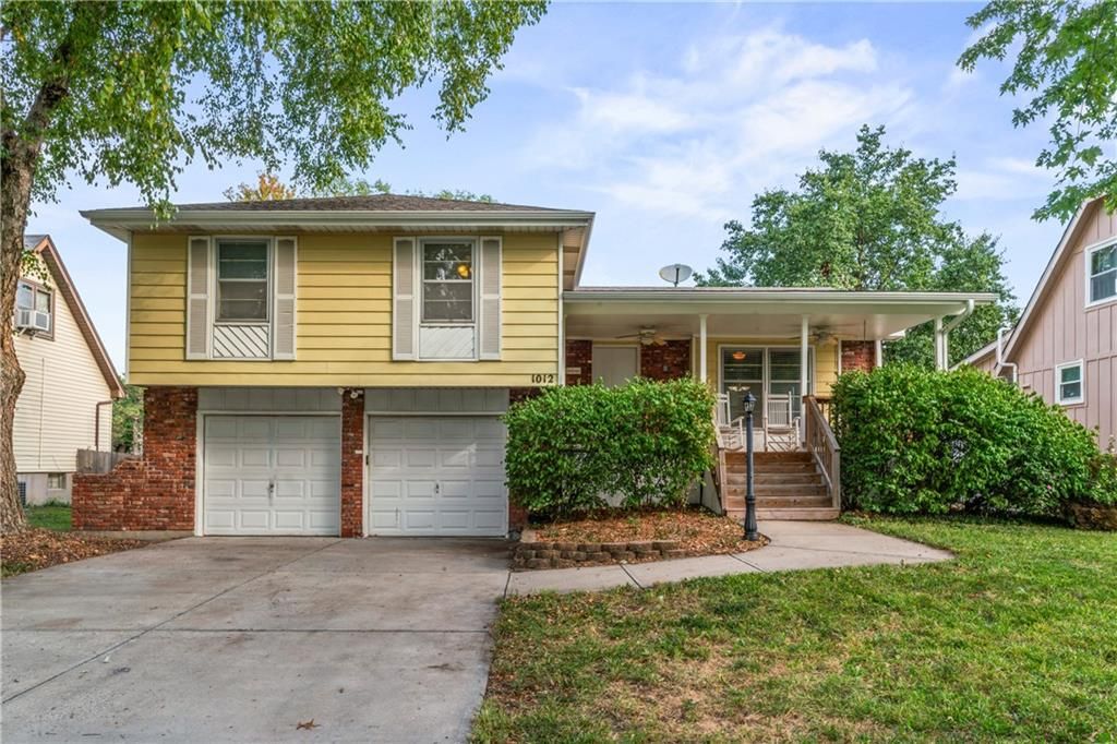 1012 E Piatt Lane, Olathe, KS 66061