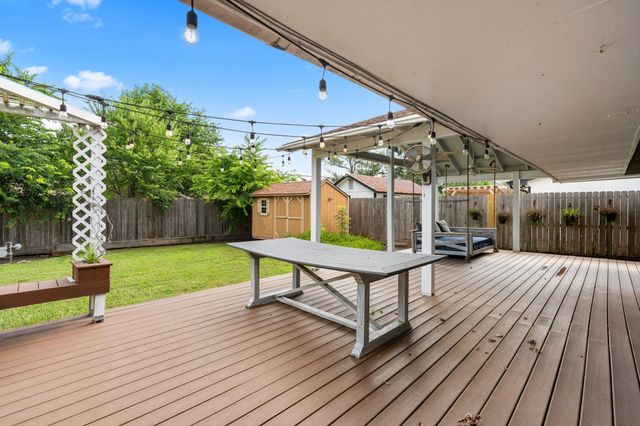 5110 Hialeah Drive, Houston, TX 77092