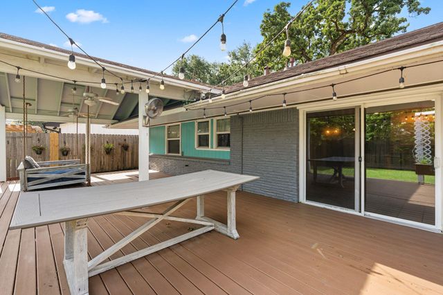 5110 Hialeah Drive, Houston, TX 77092
