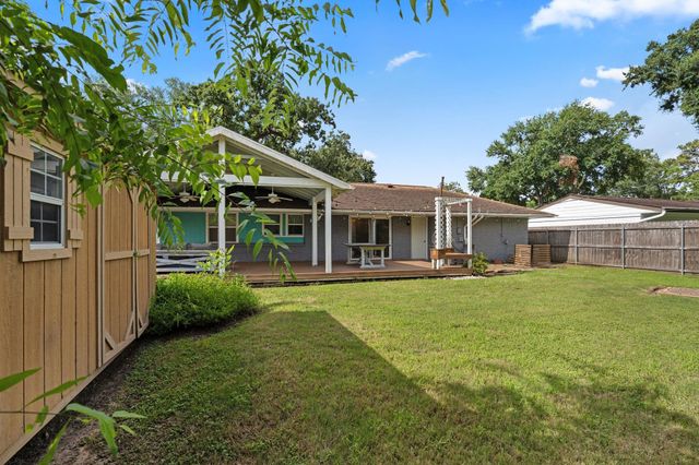 5110 Hialeah Drive, Houston, TX 77092