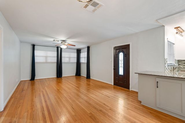 5110 Hialeah Drive, Houston, TX 77092